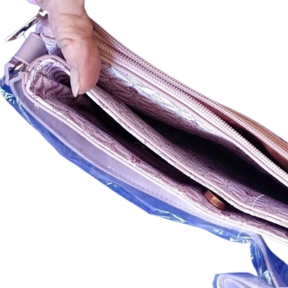 Gloria Vanderbilt Cross Shoulder Bag Purse Handbag Pockets Zippers Blush - Picture 6 of 8